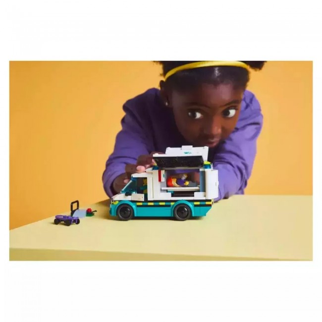 LEGO CITY EMERGENCY AMBULANCE LEGO CITY EMERGENCY AMBULANCE