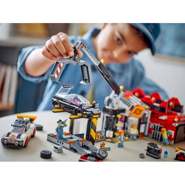 LEGO CITY SCRAPYARD WITH CARS LEGO CITY SCRAPYARD WITH CARS