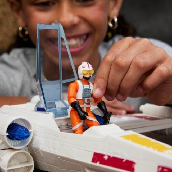 STAR WARS EPIC WORLD OF ACTION LUKE SKYWALKERS FORCE STRIKE X-WING (G0768) STAR WARS EPIC WORLD OF ACTION LUKE SKYWALKERS FORCE STRIKE X-WING (G0768)
