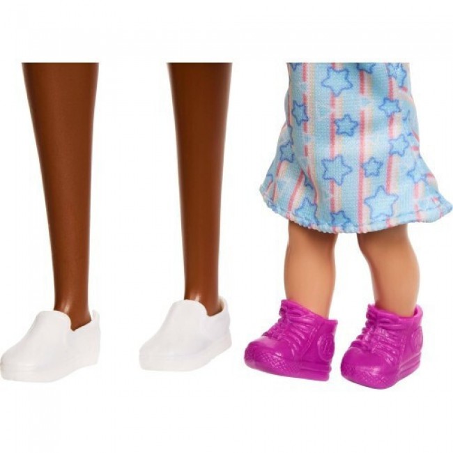 BARBIE ΕΠΑΓΓΕΛΜΑΤΑ ΚΟΥΚΛΑ ΜΕ ΣΚΟΥΡΟ ΧΡΩΜΑ ΔΕΡΜΑ ΚΑΙ ΕΝΑ ΠΑΙΔΙ ΔΑΣΚΑΛΑ BARBIE ΕΠΑΓΓΕΛΜΑΤΑ ΚΟΥΚΛΑ ΜΕ ΣΚΟΥΡΟ ΧΡΩΜΑ ΔΕΡΜΑ ΚΑΙ ΕΝΑ ΠΑΙΔΙ ΔΑΣΚΑΛΑ