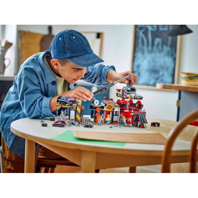 LEGO CITY SCRAPYARD WITH CARS LEGO CITY SCRAPYARD WITH CARS