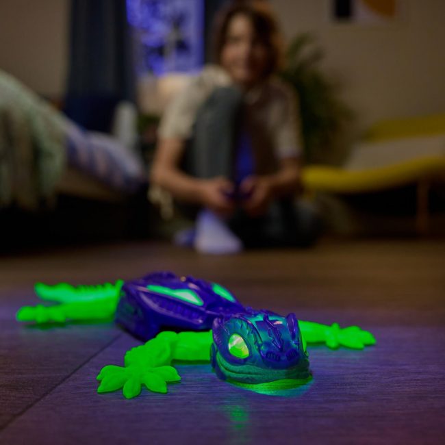 ΔΙΑΔΡΑΣΤΙΚΗ ΣΑΥΡΑ HEXBOTS GLOW IN THE DARK 6075451 ΔΙΑΔΡΑΣΤΙΚΗ ΣΑΥΡΑ HEXBOTS GLOW IN THE DARK 6075451