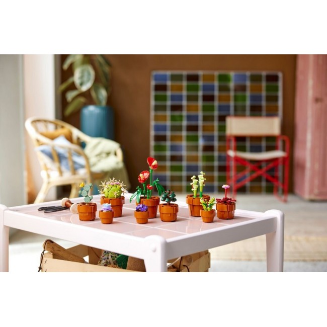 LEGO BOTANICAL COLLECTION: TINY PLANTS LEGO BOTANICAL COLLECTION: TINY PLANTS