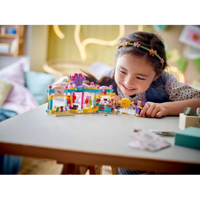 LEGO FRIENDS HEARTLAKE CITY CANDY STORE