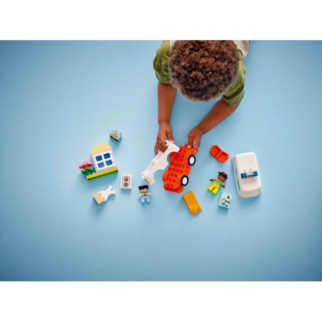 LEGO DUPLO ΑΣΘΕΝΟΦΟΡΟ ΚΑΙ ΟΔΗΓΟΣ LEGO DUPLO ΑΣΘΕΝΟΦΟΡΟ ΚΑΙ ΟΔΗΓΟΣ
