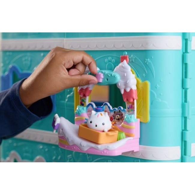 GABBYS DOLLHOUSE MOVIE SWEETS BALCONY SET WITH CAKEY CAT FIGURE AND ACCESSORIES GABBYS DOLLHOUSE MOVIE SWEETS BALCONY SET WITH CAKEY CAT FIGURE AND ACCESSORIES