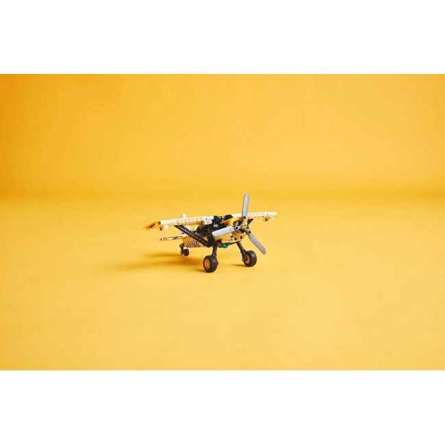 LEGO TECHNIC BUSH PLANE LEGO TECHNIC BUSH PLANE