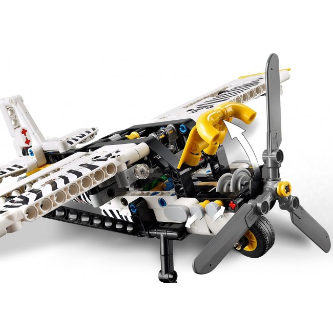 LEGO TECHNIC BUSH PLANE LEGO TECHNIC BUSH PLANE