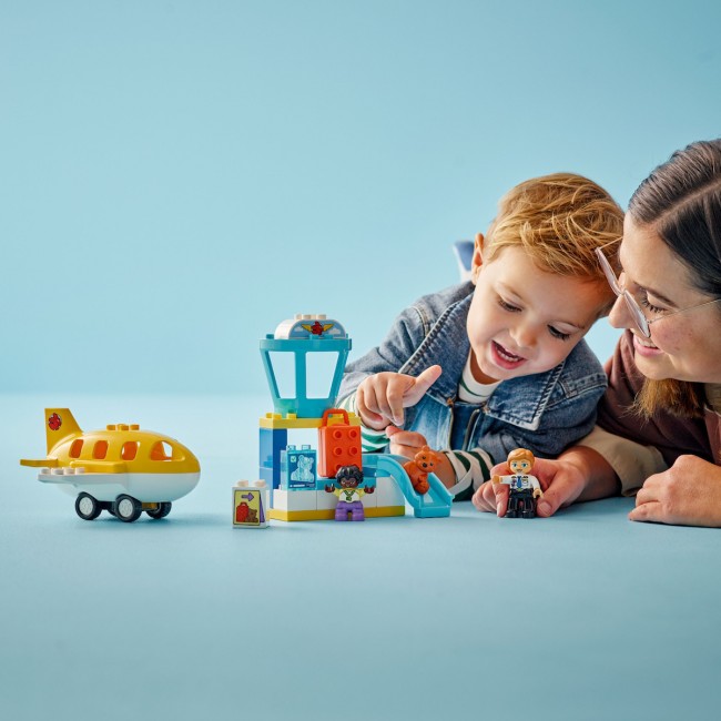 LEGO DUPLO TOWN ΠΡΩΤΗ ΦΟΡΑ ΣΤΟ ΑΕΡΟΔΡΟΜΙΟ LEGO DUPLO TOWN ΠΡΩΤΗ ΦΟΡΑ ΣΤΟ ΑΕΡΟΔΡΟΜΙΟ